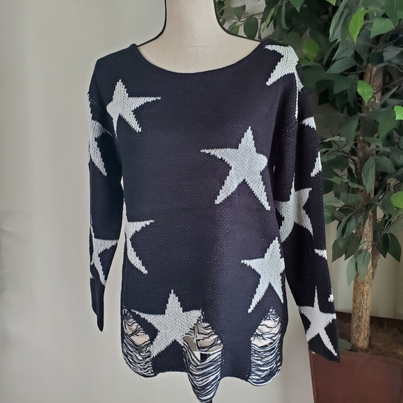 New! Black Knit Star Distressed Hem Sweater - Picture 4 of 8